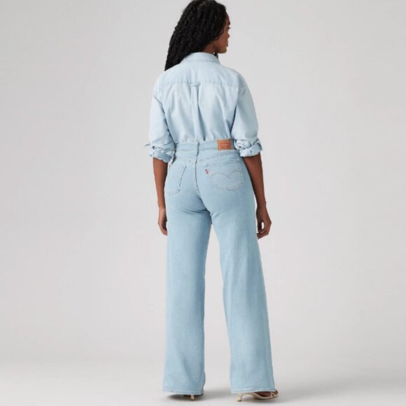 Levi's® Women's 318 Shaping Wide-Leg Jeans sz34 - Picture 3 of 7